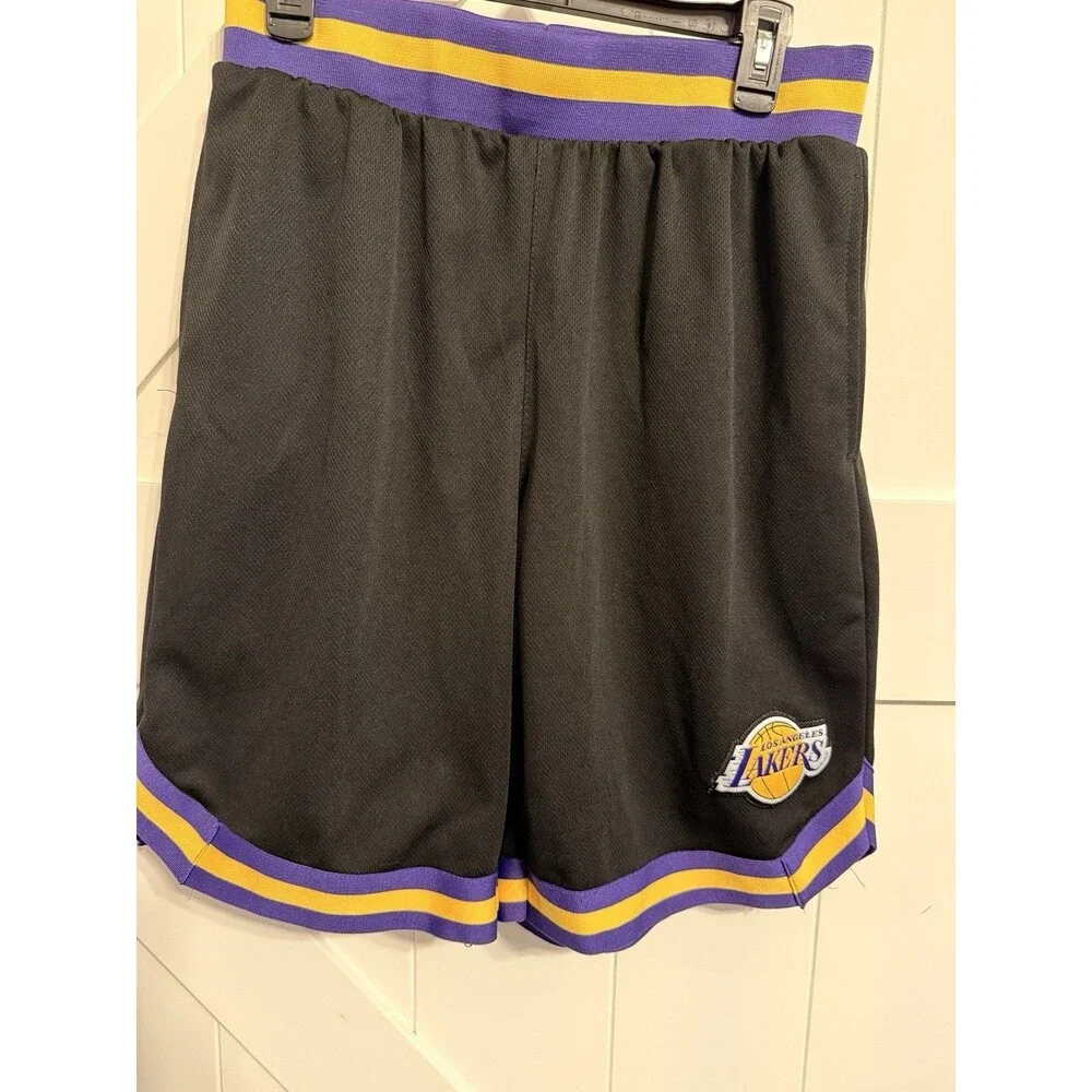 Los Angeles Lakers Men's Shorts Large NBA Ultra Game Basketball